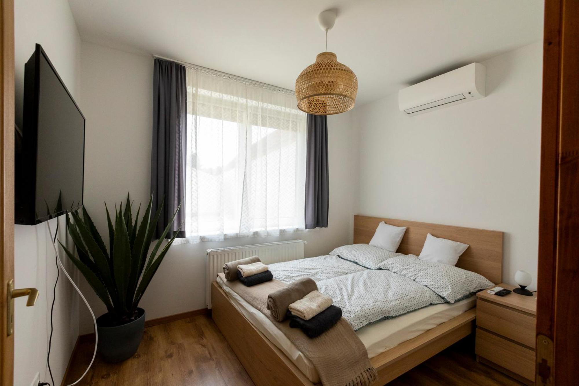 Park Apartman Sarrod Exterior foto