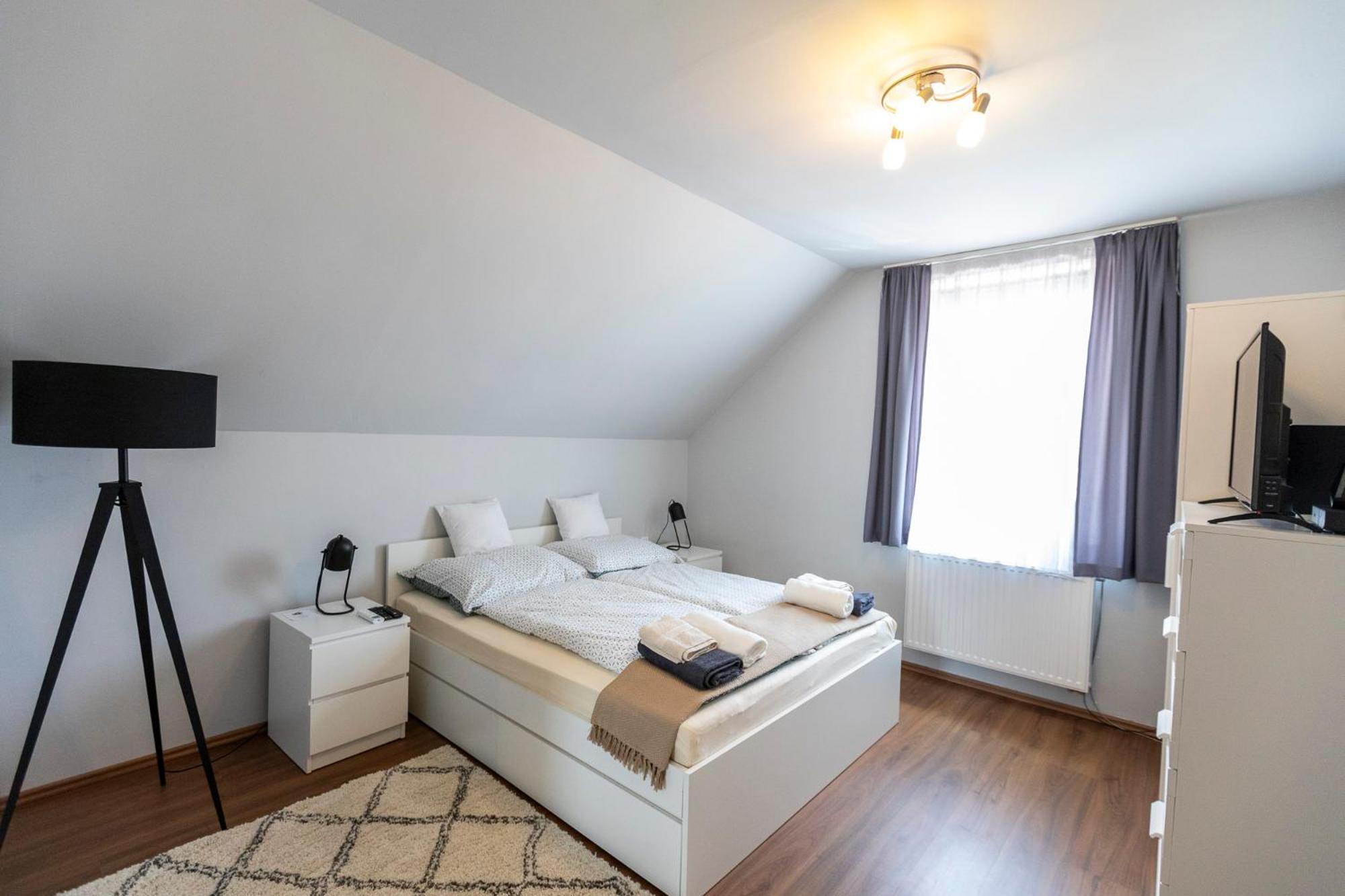 Park Apartman Sarrod Exterior foto
