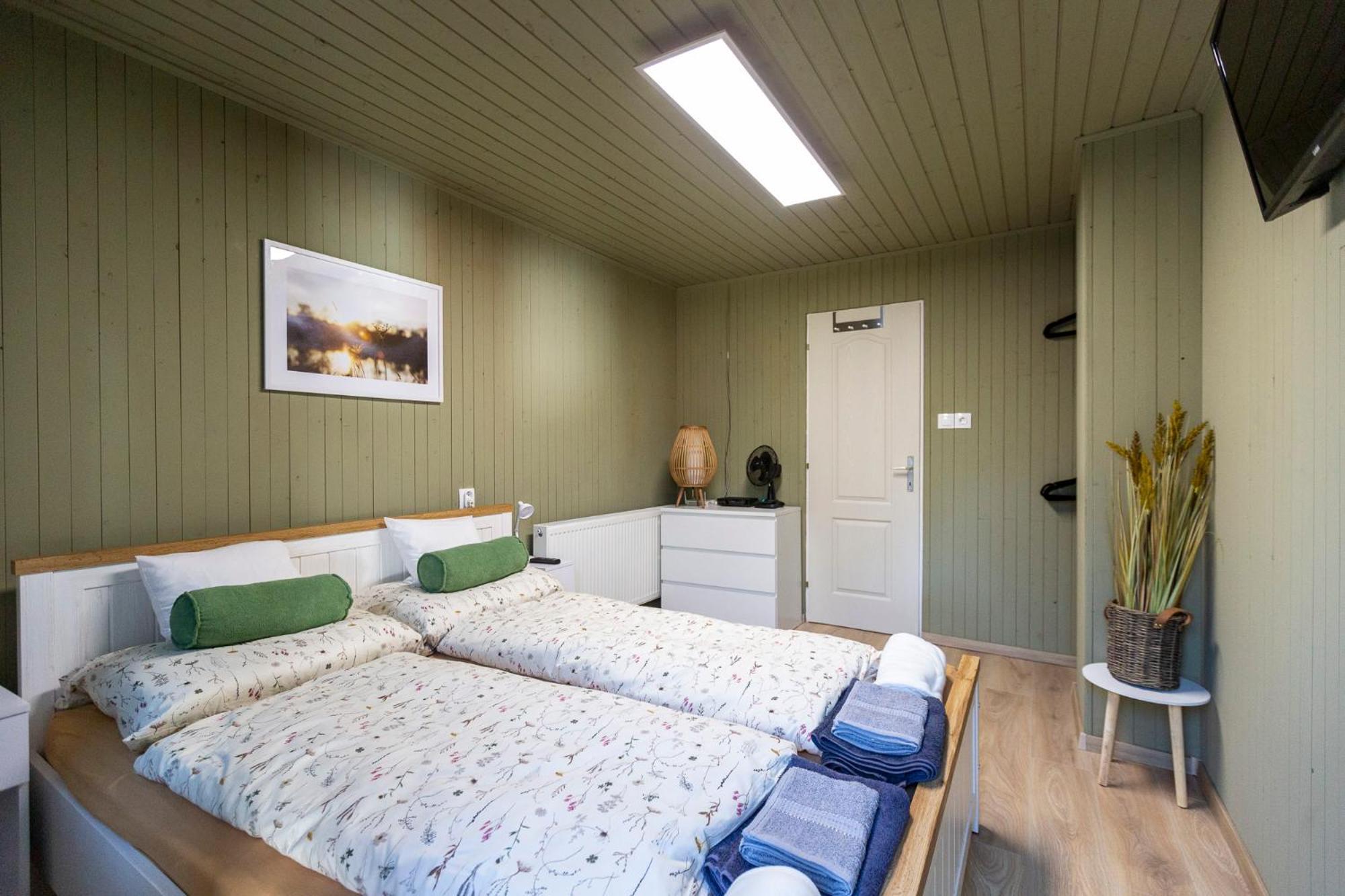 Park Apartman Sarrod Exterior foto