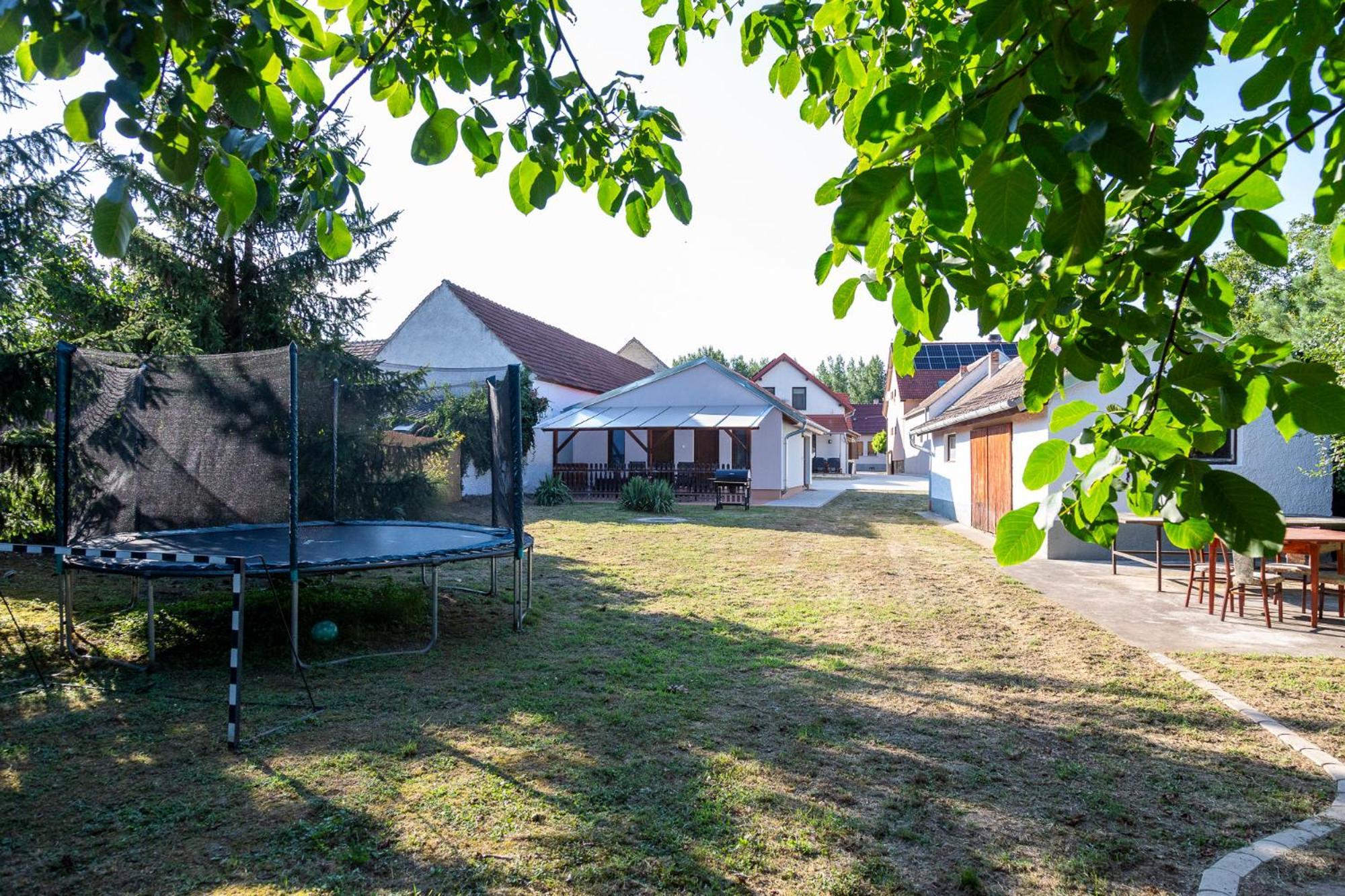 Park Apartman Sarrod Exterior foto