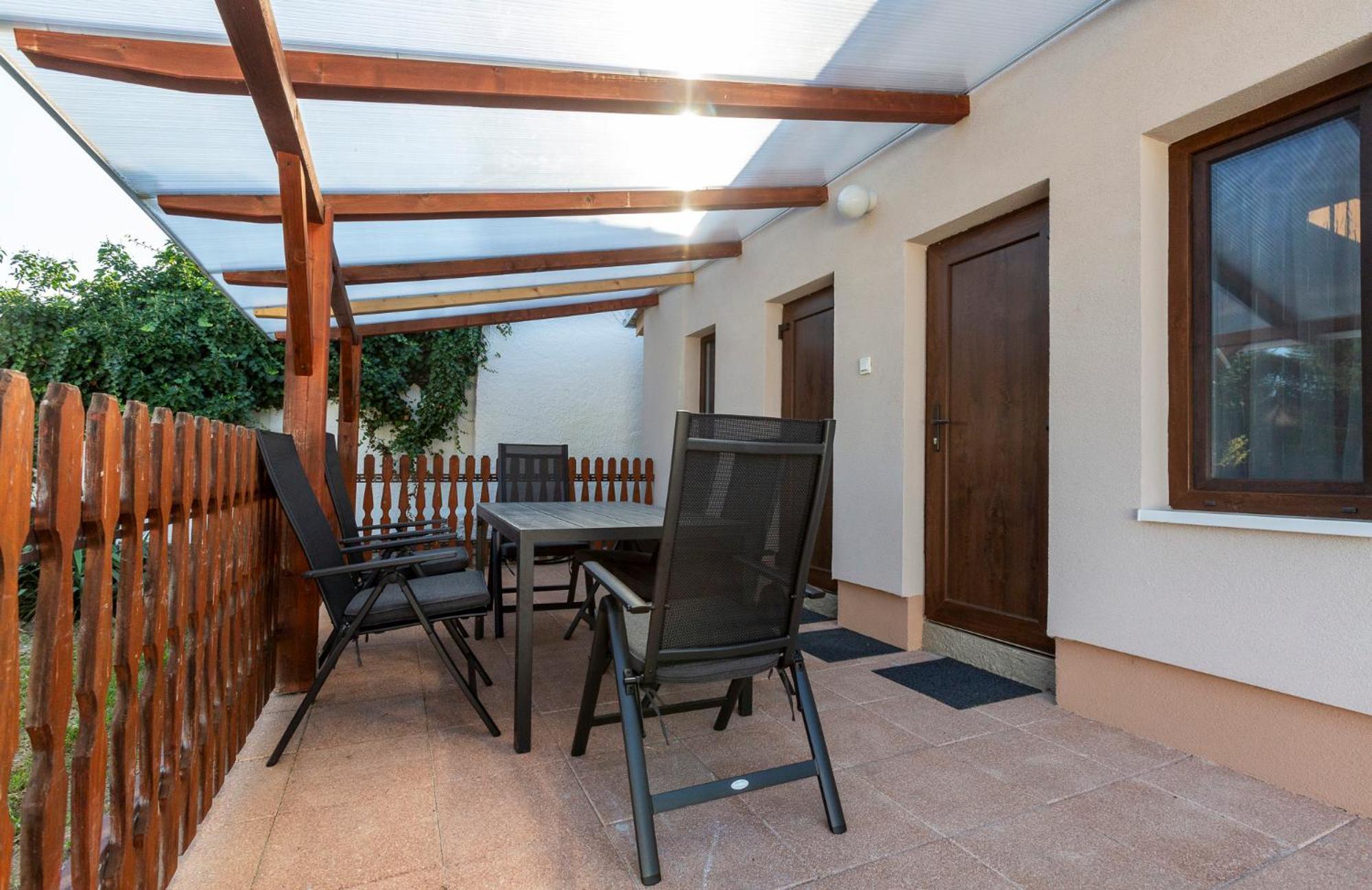 Park Apartman Sarrod Exterior foto