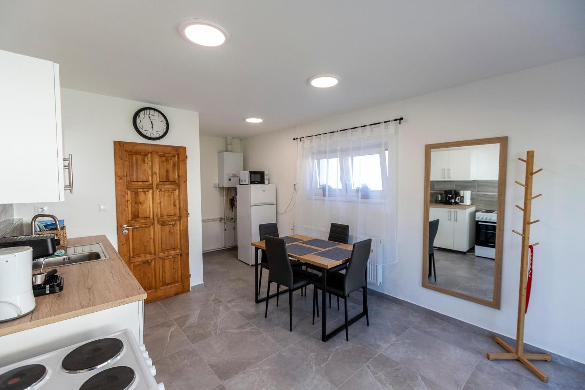 Park Apartman Sarrod Exterior foto